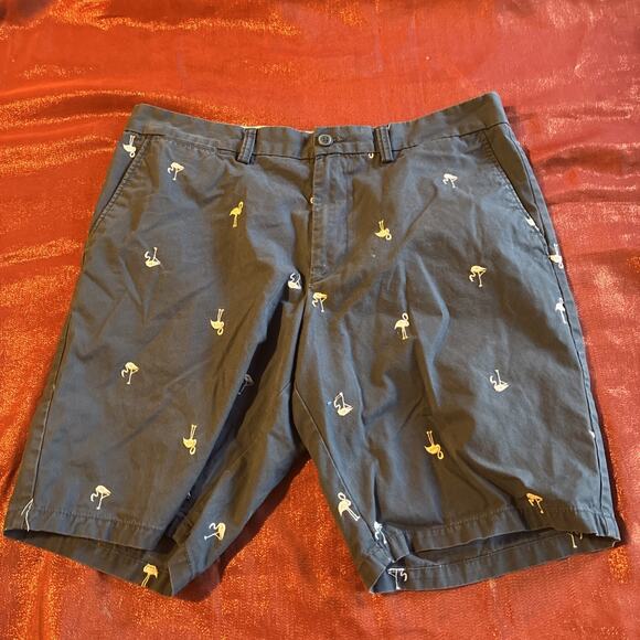 Old Navy Women Blue Flat Front Flamingo Embroidered Print Casual Shorts sz 36 - Picture 1 of 3